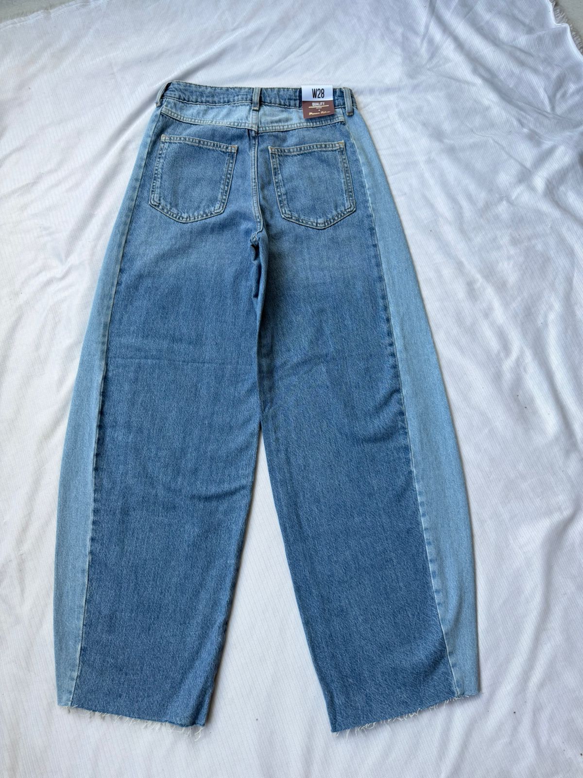 HIGH RISE BARREL JEAN