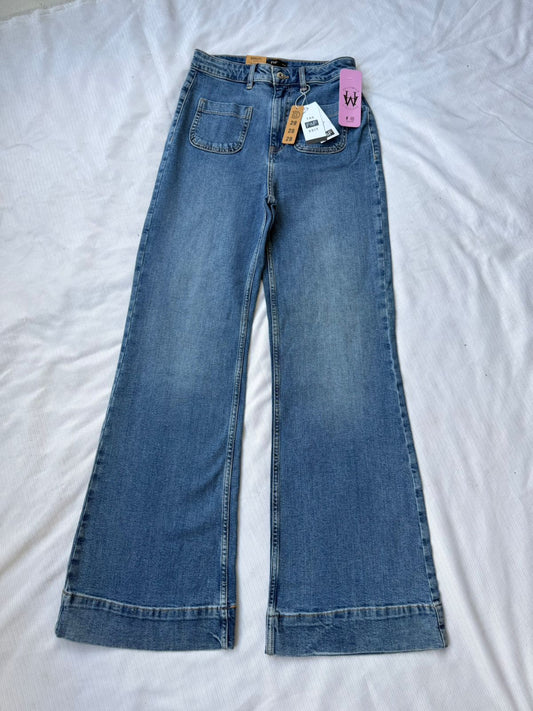 FRONT POCKET DETAIL HIGH  RISE LOOSE FLARE JEAN
