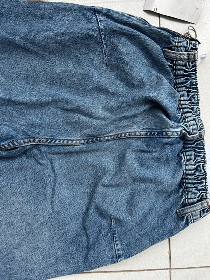 HIGH RISE STRAIGHT LEG JEAN