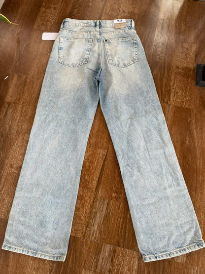 HIGH RISE STRAIGHT LEG JEAN