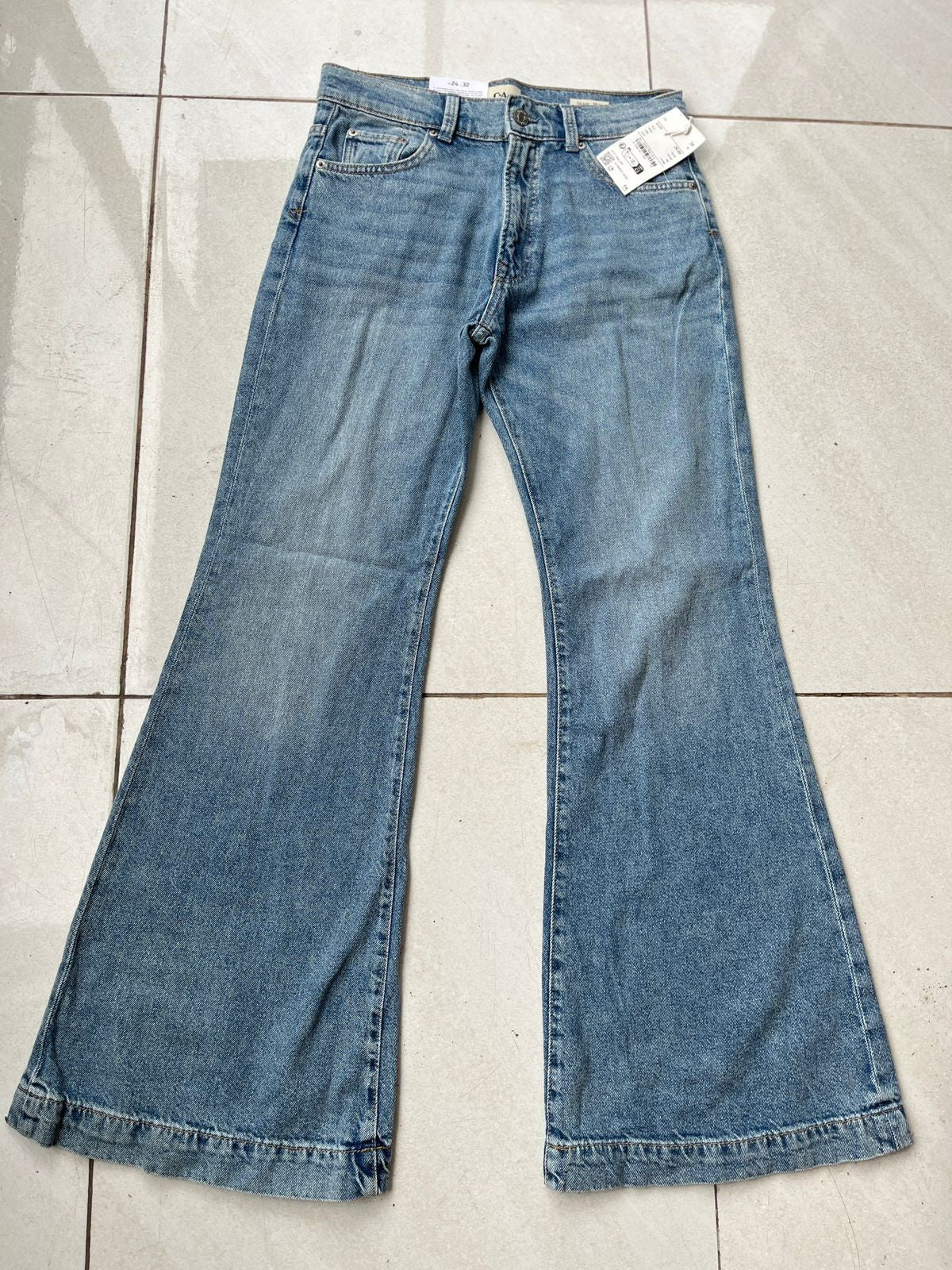 MID RISE LOOSE FLARE JEAN