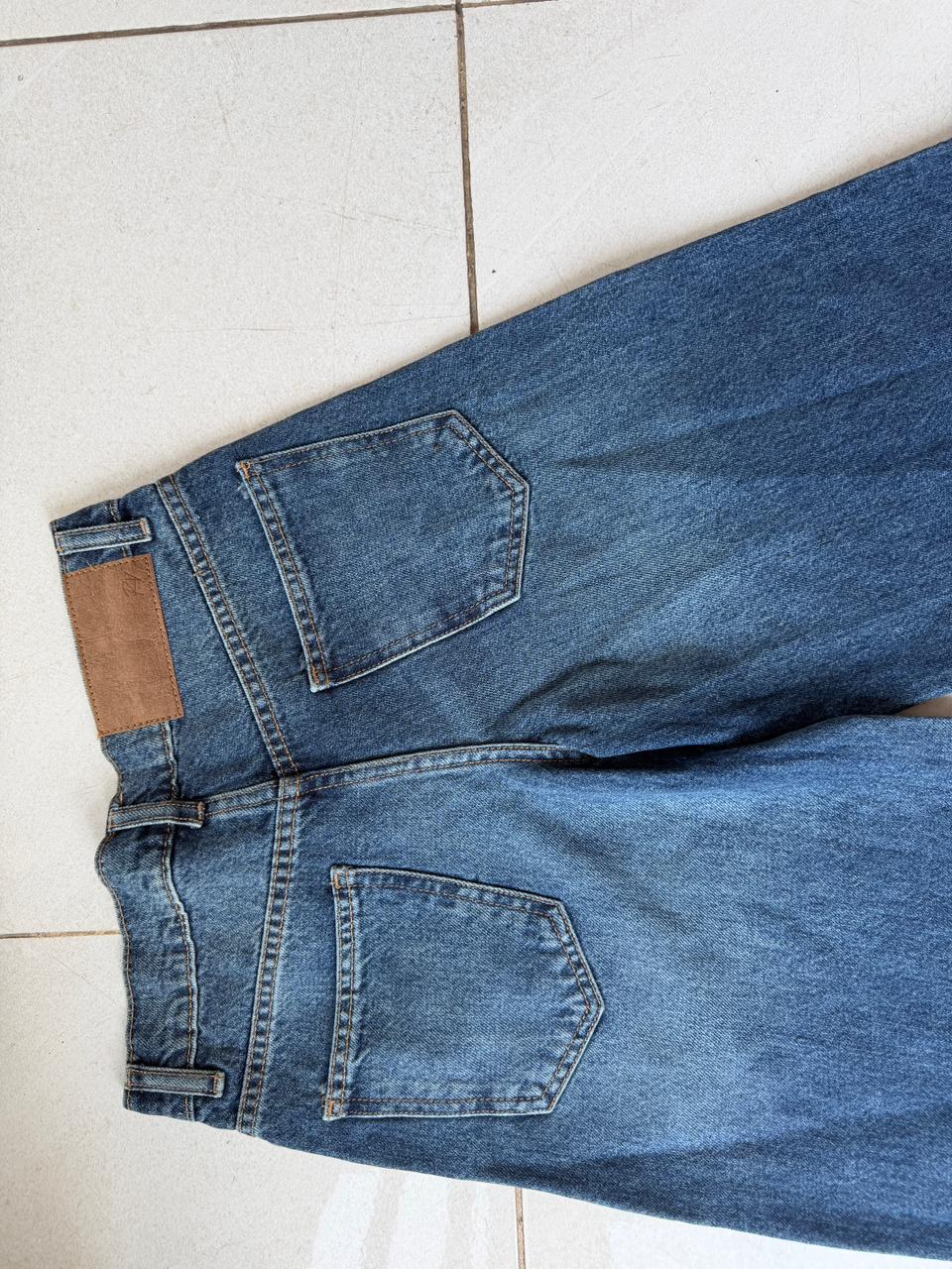 LOW RISE WIDE LEG JEAN