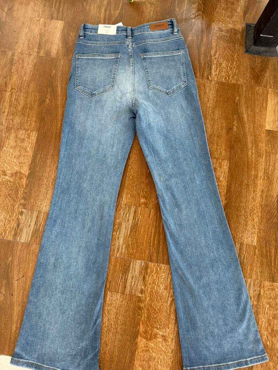 HIGH RISE BOOT CUT JEAN