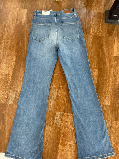 HIGH RISE BOOT CUT JEAN