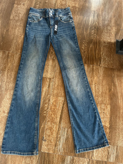 LOW RISE BOOT CUT JEAN