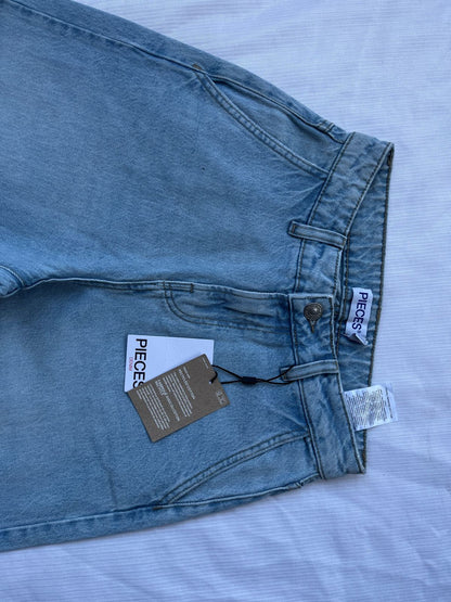 HIGH RISE BALLOON LEG JEAN