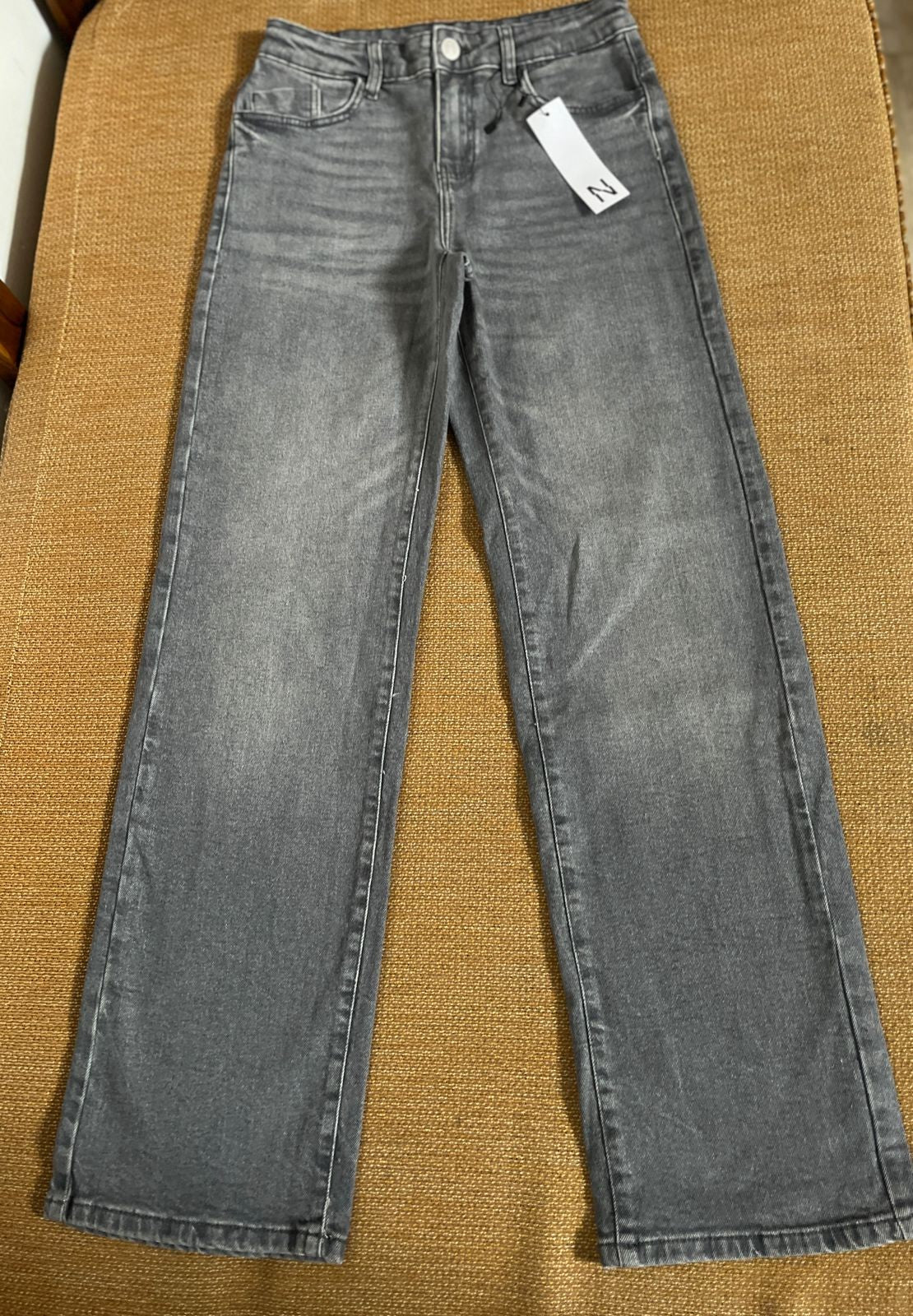 HIGH RISE STRAIGHT LEG JEAN