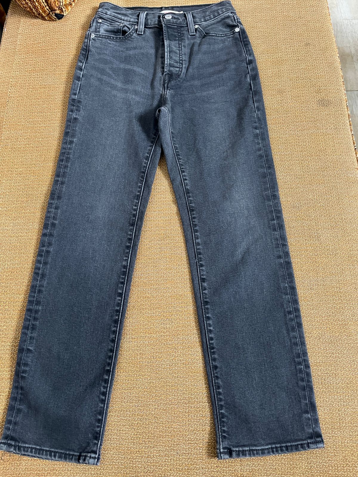 HIGH RISE TRAIGHT LEG JEAN
