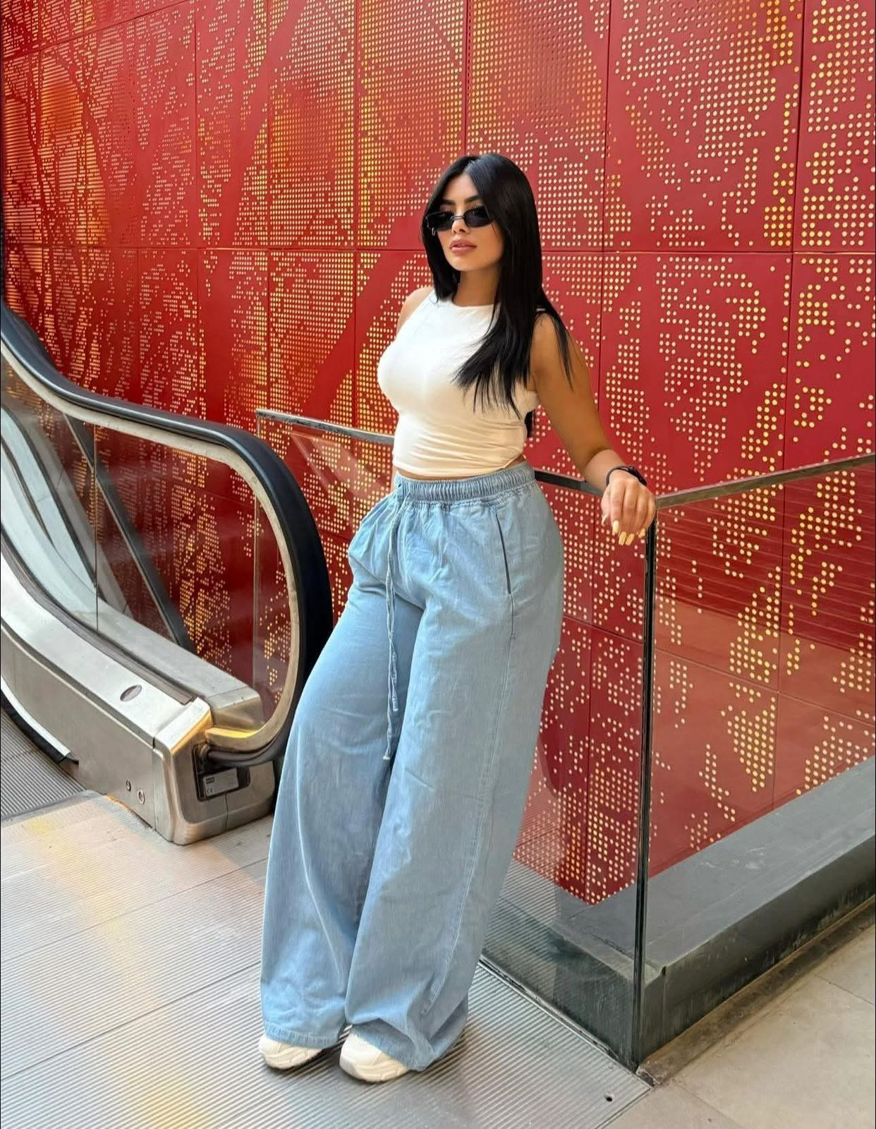 HIGH RISE WIDE LEG JEAN
