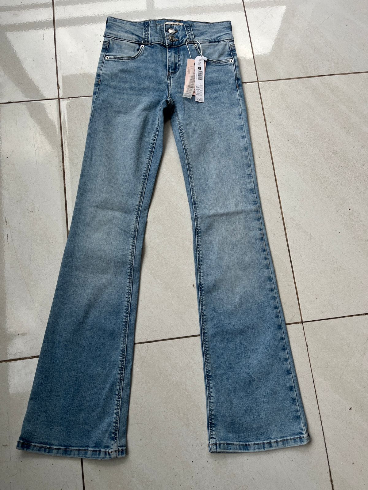 LOW RISE BOOT CUT JEAN