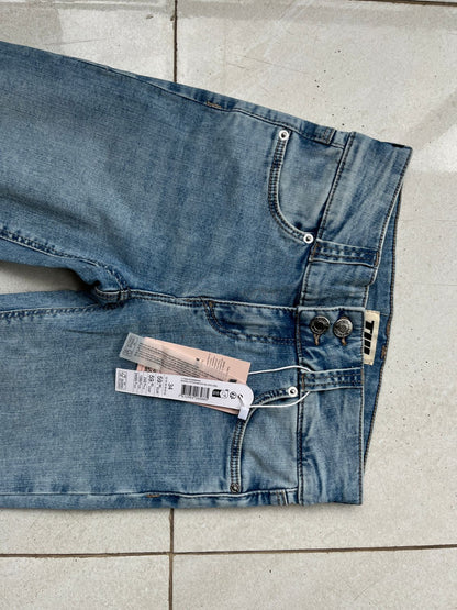 LOW RISE BOOT CUT JEAN