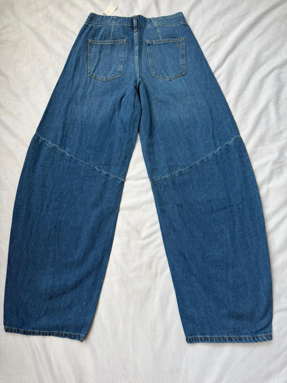 BARREL LEG JEAN